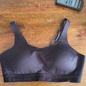 Lululemon sports bra size C36